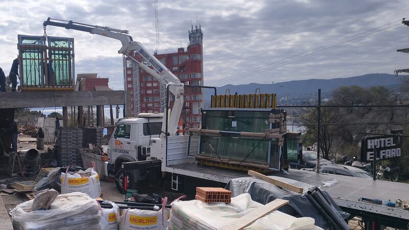 Camión con hidrogrúa de Córdoba Fletes (foto 6 de 7)