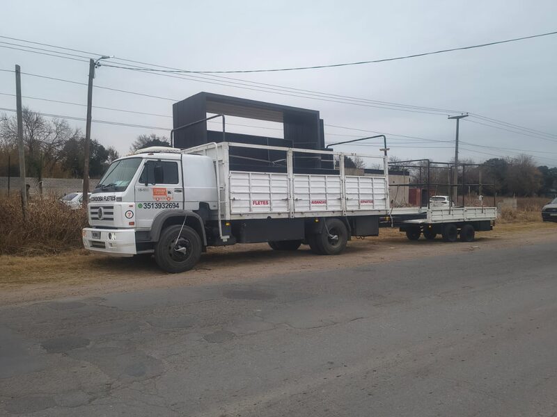 Camión con trailer de 50 m³ de Córdoba Fletes (foto 5 de 5)